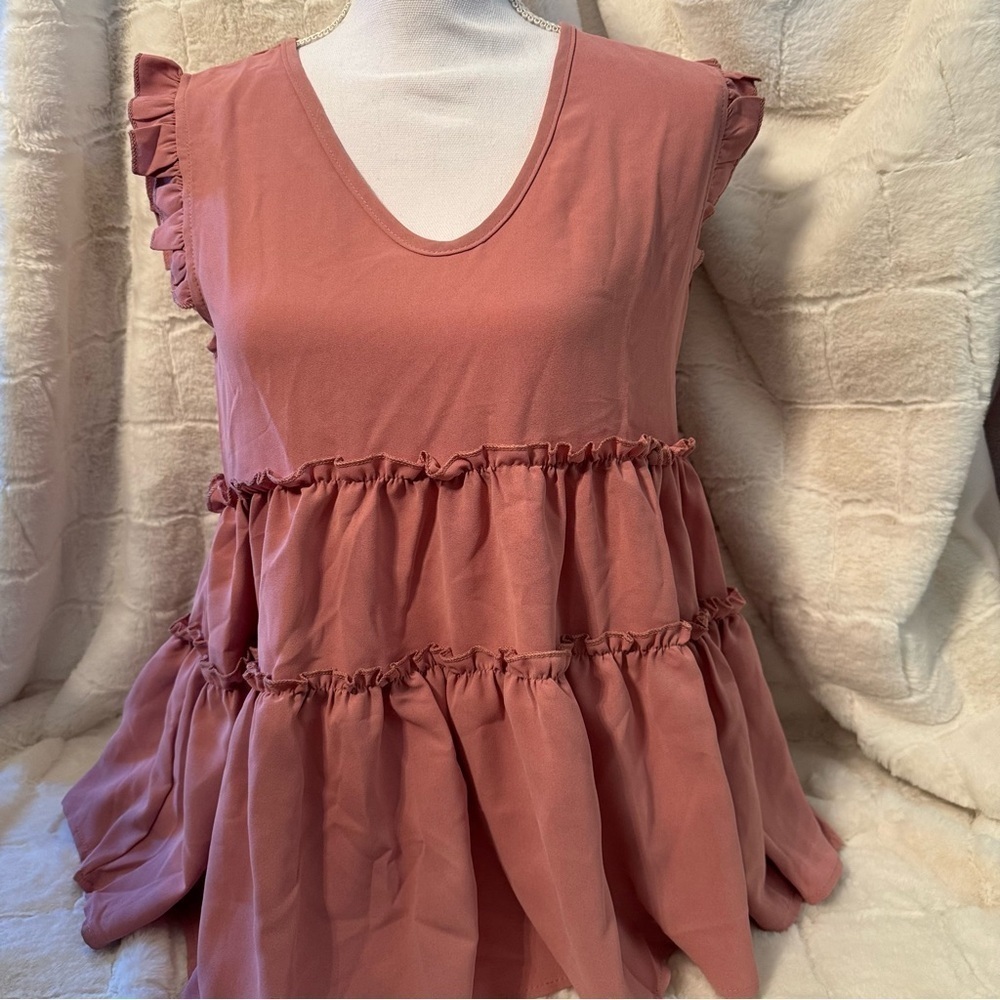 C+D+M+ Rose Pink Mauve Ruffle  Flutter Short Sleeve Shirt/Top. Size Small. New